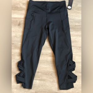 High-rise leggings with pockets. NWT
